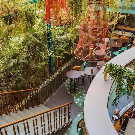 Goldfinch Hotel Мумбаи Экстерьер фото