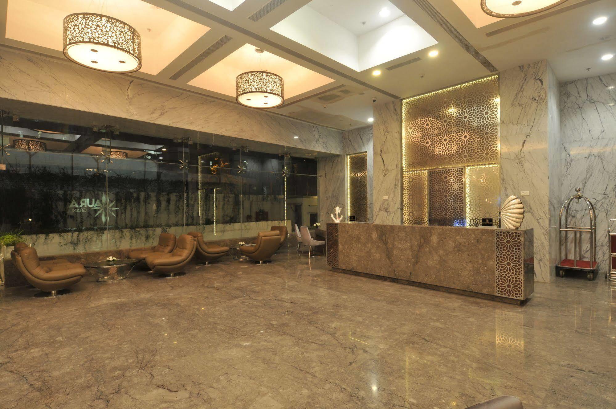 Goldfinch Hotel Мумбаи Экстерьер фото